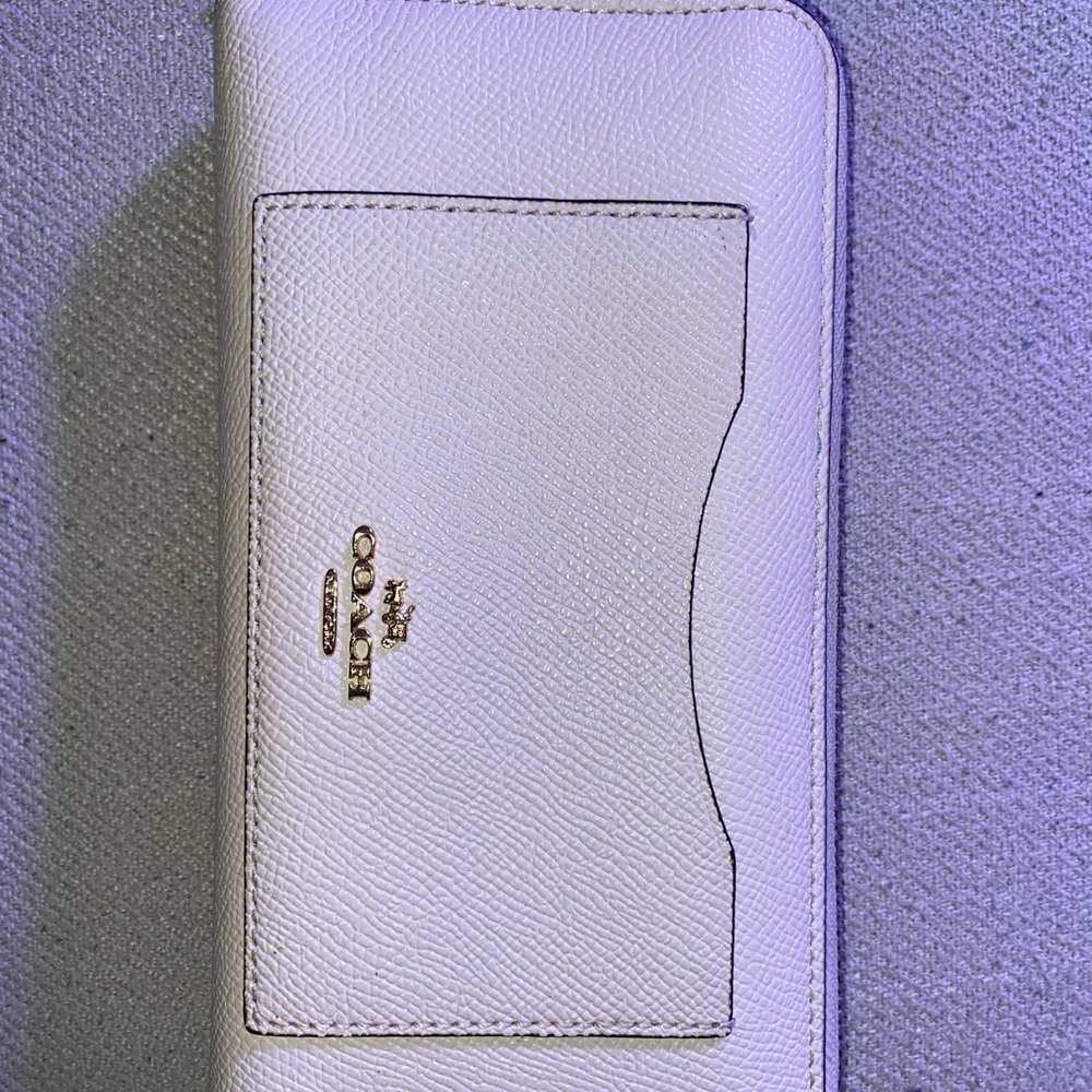 White coach leather wallet